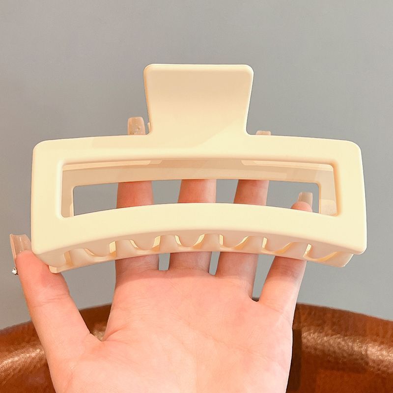 Sculpted 13cm Large Claw Hair Clip — Minimalist Matte Hair Accessory