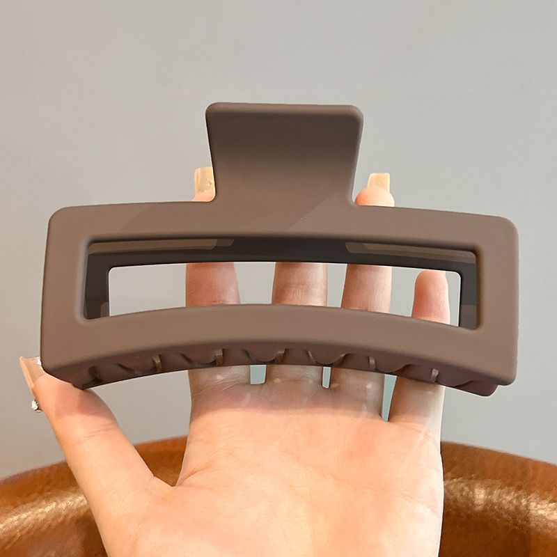 Sculpted 13cm Large Claw Hair Clip — Minimalist Matte Hair Accessory