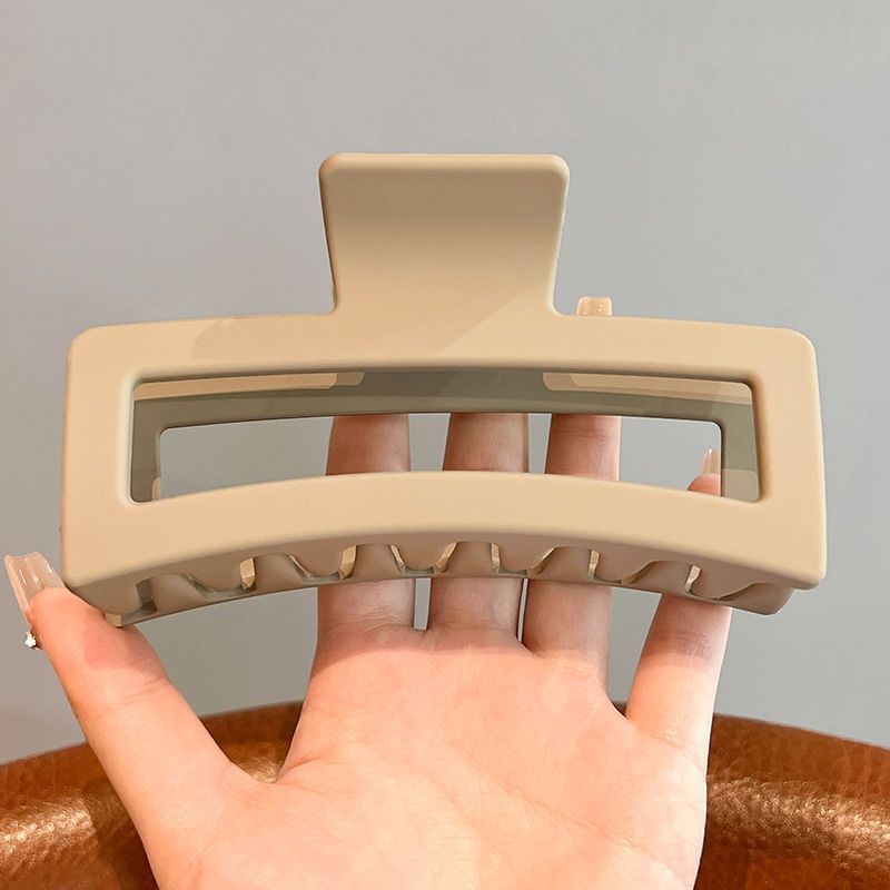 Sculpted 13cm Large Claw Hair Clip — Minimalist Matte Hair Accessory